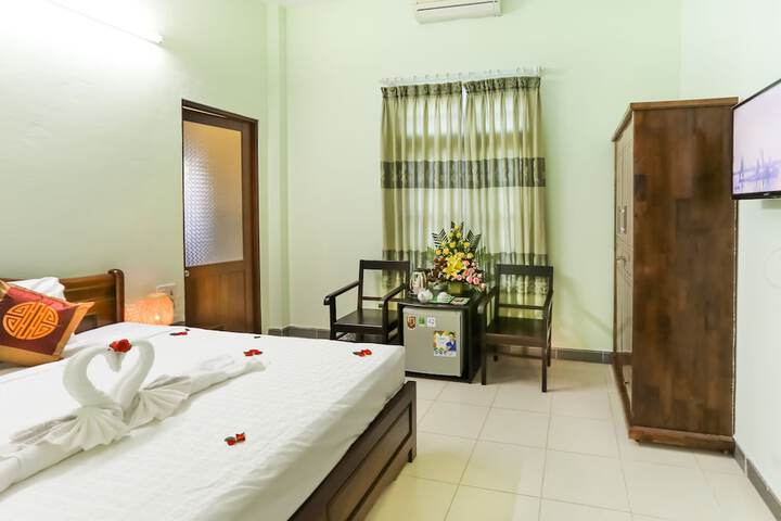 Room 2 of 40