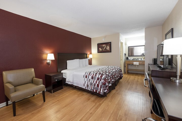 Superior King Bed (5 of 12)
