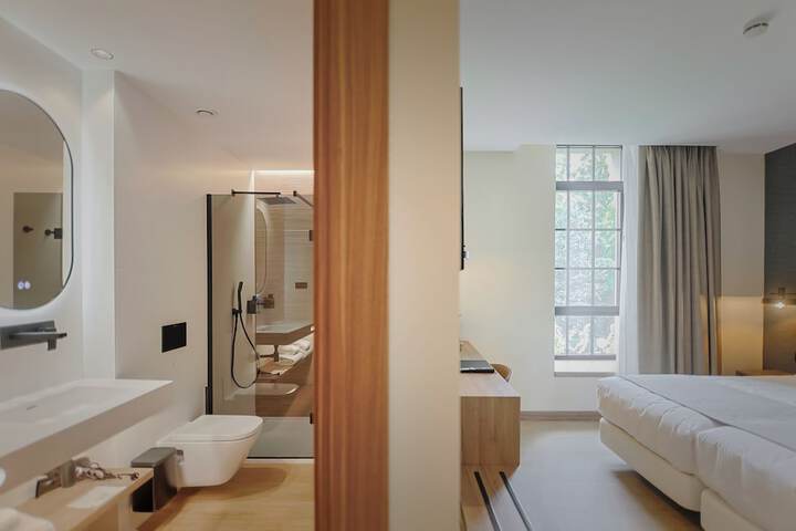 Room 21 of 69