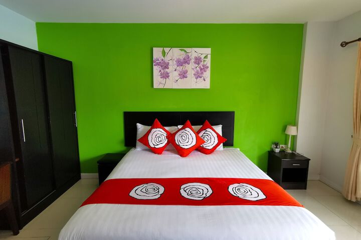 Room 2 of 35