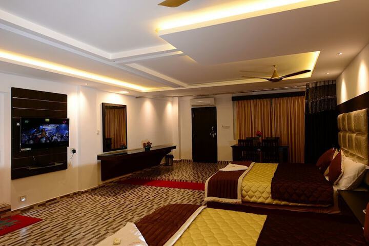 Room 5 of 30