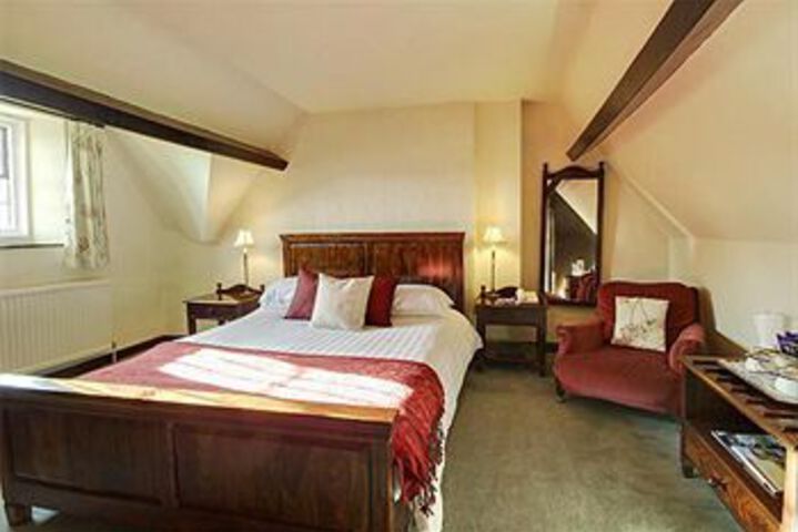 Room 9 of 25