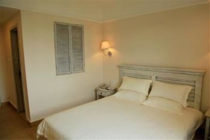 Room 3 of 17