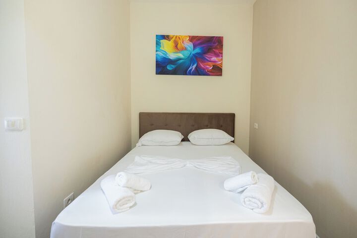 Room 14 of 110