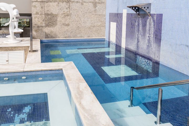 Pool 92 of 198