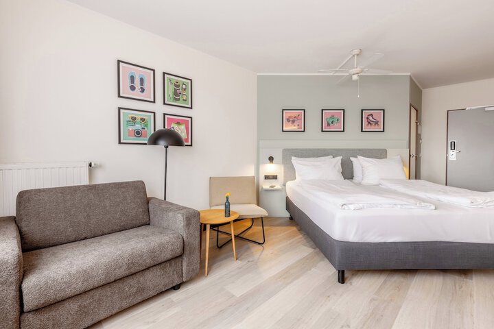 Room 20 of 145