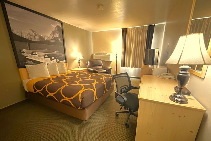 Room 30 of 46