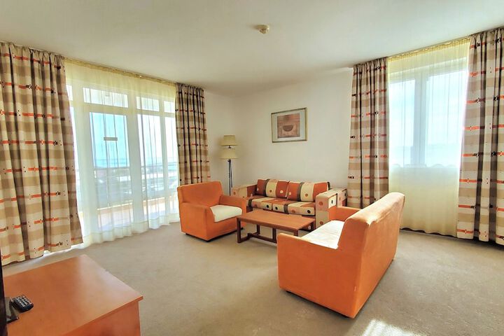 Room 12 of 23