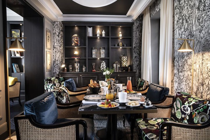 Dining 77 of 93