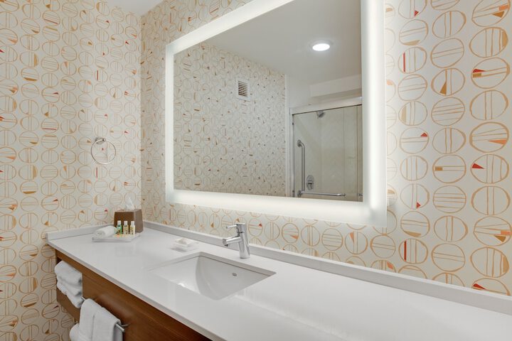 Bathroom sink