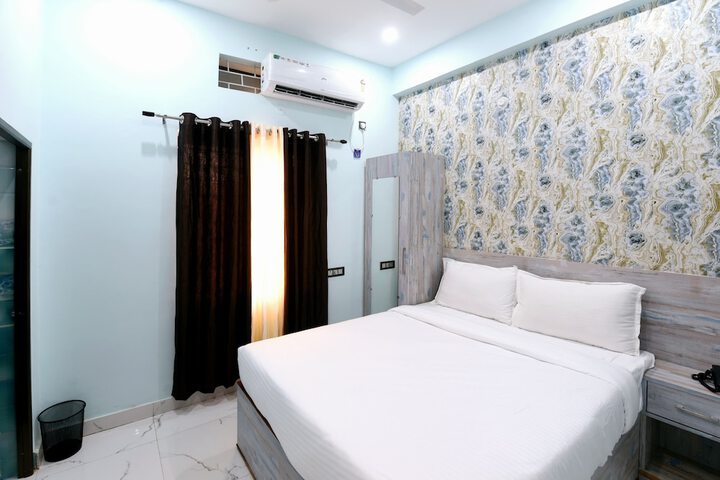 Room 28 of 28