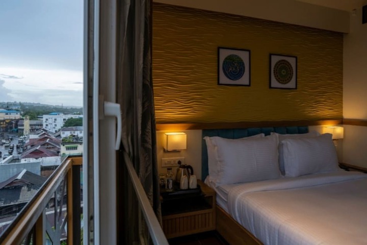 Room 11 of 22