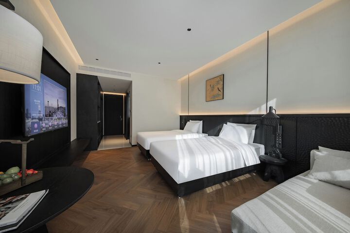 Room 77 of 143