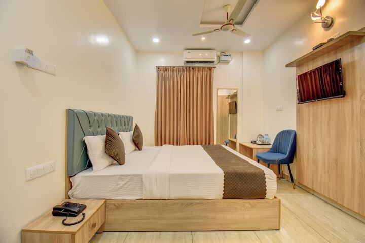 Room 10 of 26