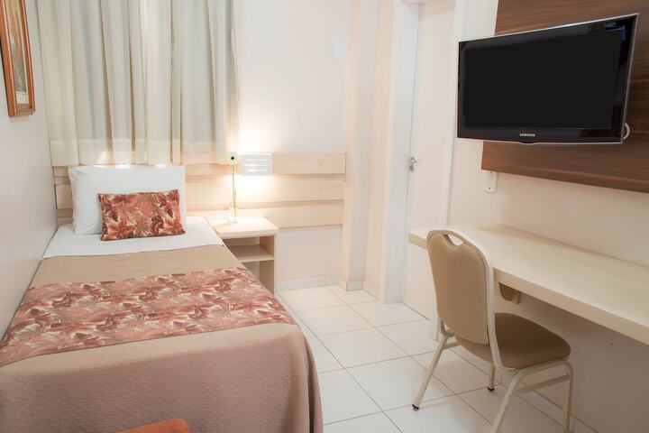 Room 25 of 152