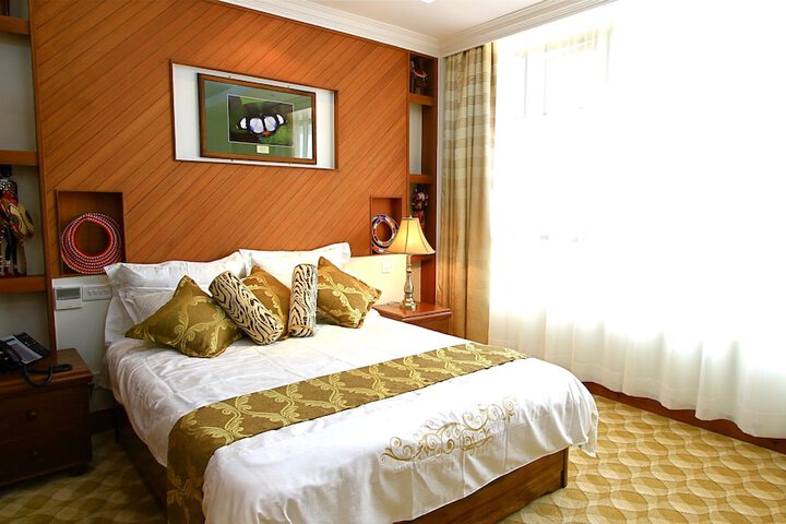 Room 8 of 35