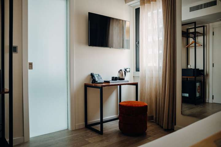 Room 49 of 164