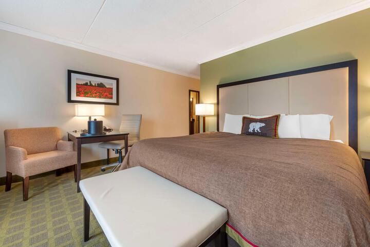 1 King Bed (19 of 19)