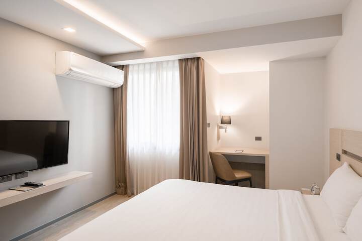 Room 40 of 85