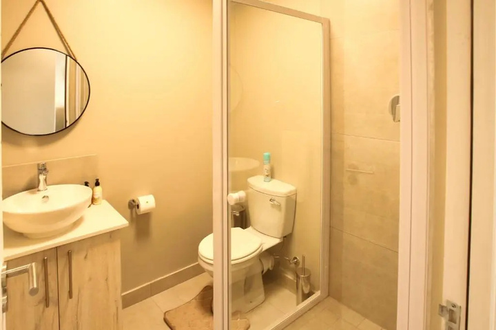 Room 7 of 14