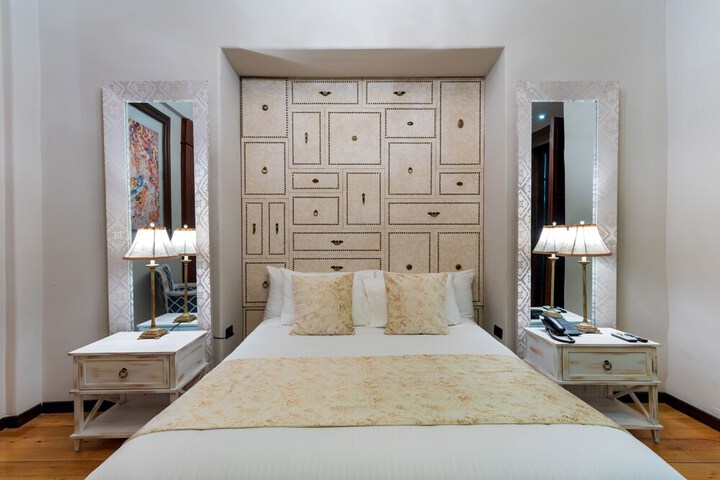 Room 42 of 74