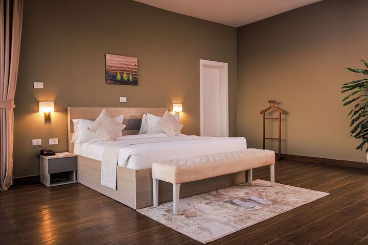 Room 48 of 120