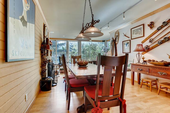 Dining Photos