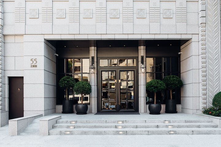 Hotel 74 of 75