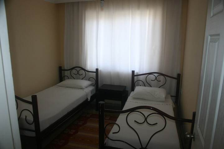 Room 7 of 16