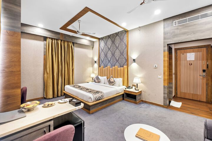 Room 8 of 61