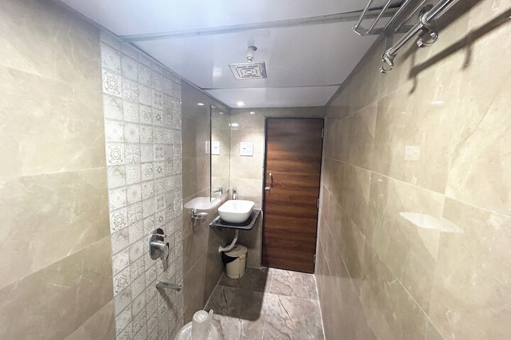 Room 42 of 53