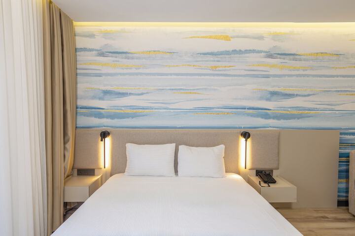 Room 74 of 111