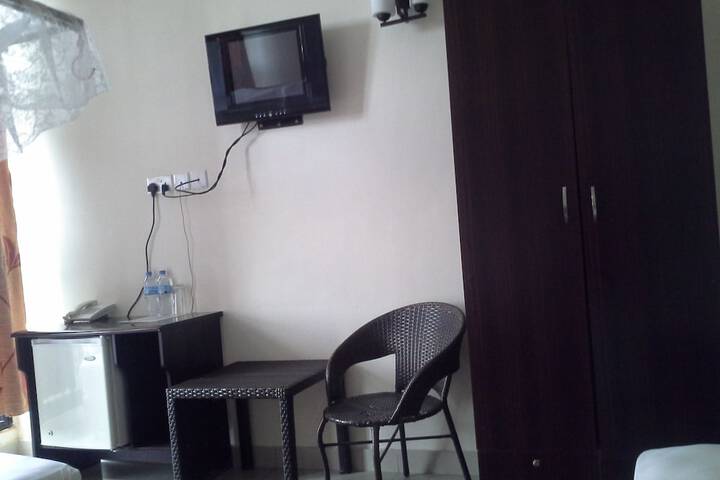 Room 12 of 24