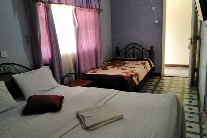 Room 9 of 15