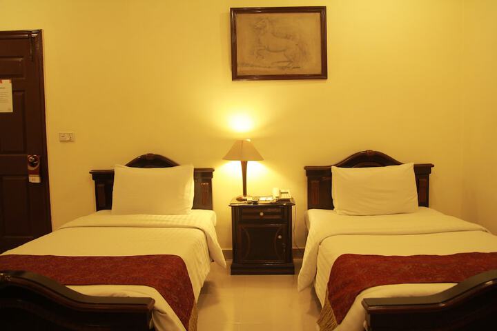 Room 4 of 35