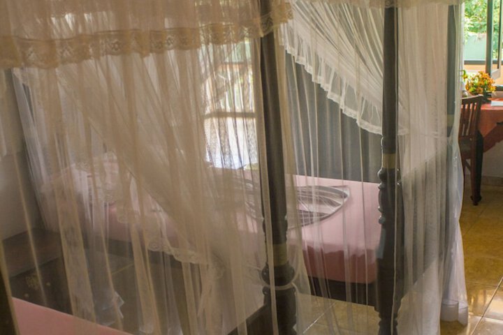 Room 18 of 74