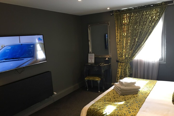 Room 25 of 54