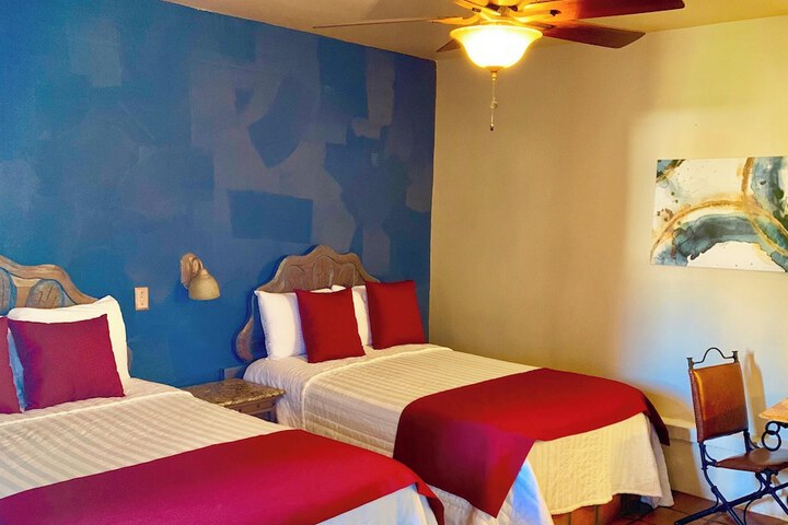 Room 2 of 25