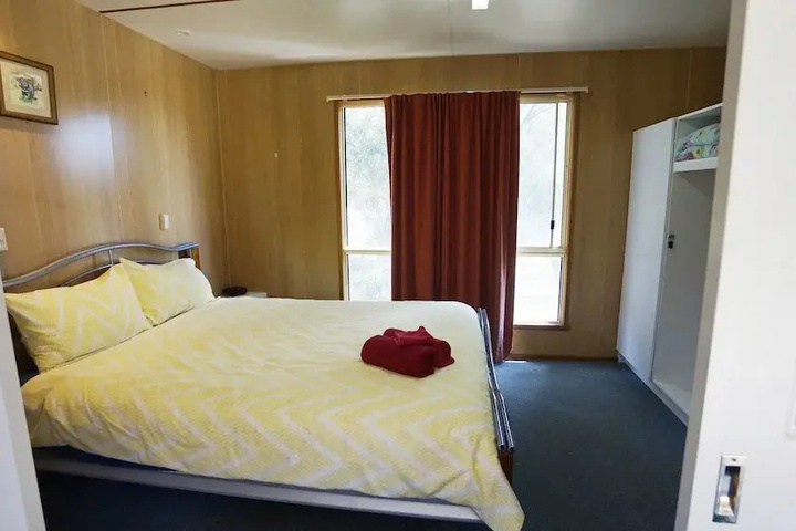Room 2 of 11