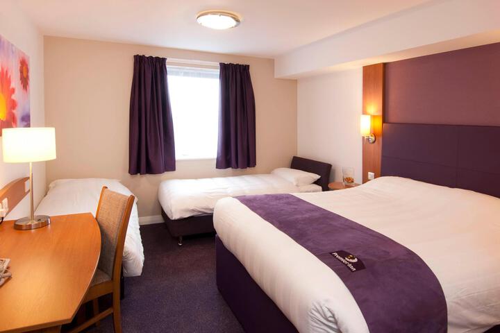 Room 5 of 18