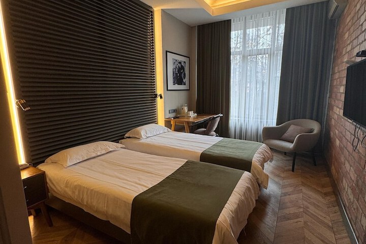 Room 31 of 117