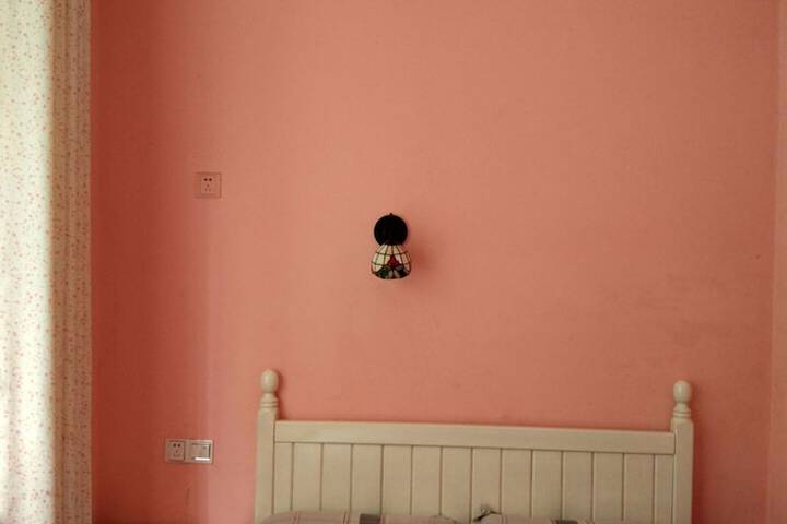Room 8 of 28