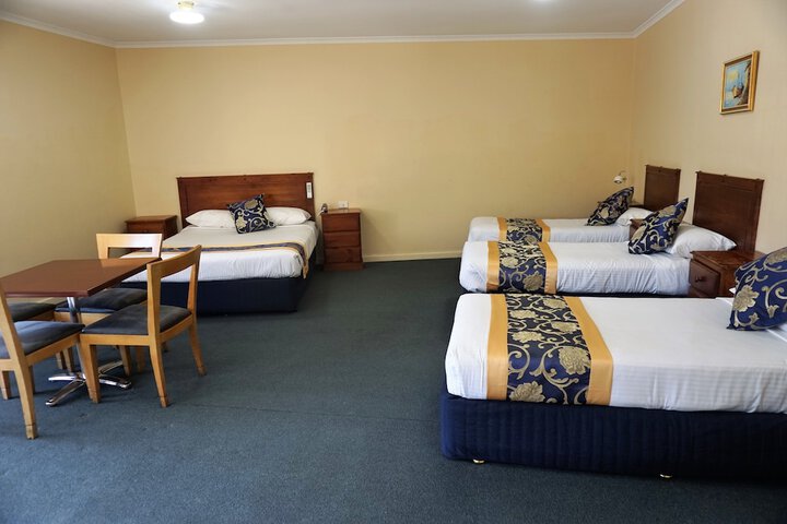 Room 8 of 78