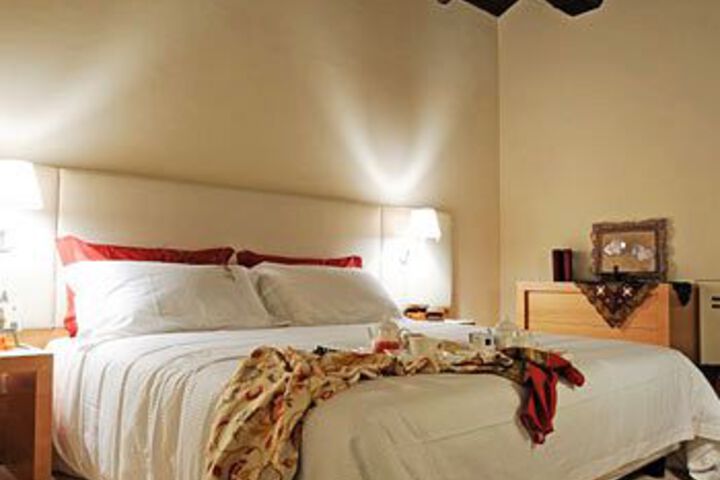 Room 12 of 26