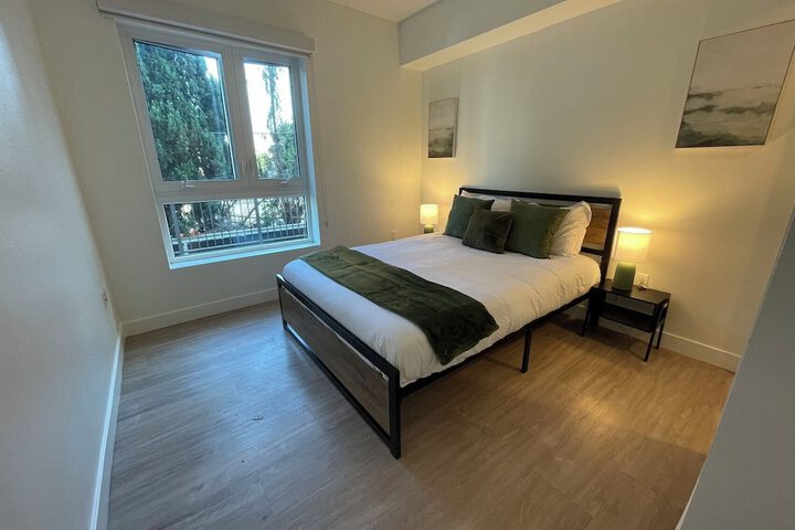 Room 7 of 16