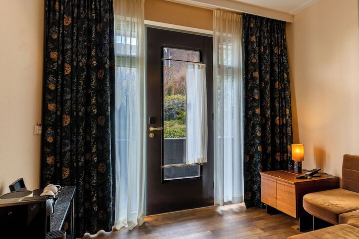 Room 73 of 239