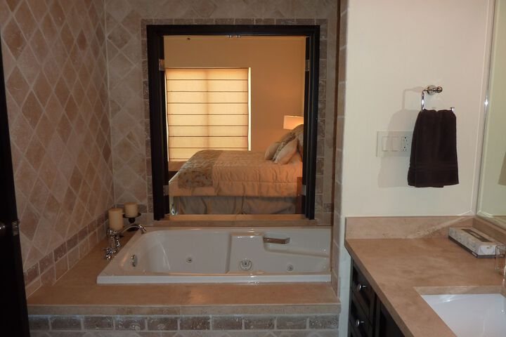 Room 17 of 22