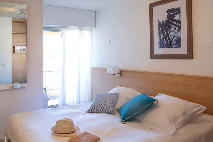 Room 4 of 44