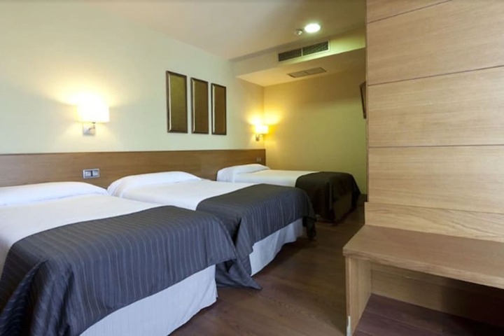 Room 12 of 42