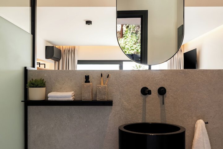 Room 25 of 54